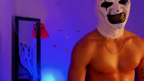 theo_sky1 online show from October 31, 10:32 pm