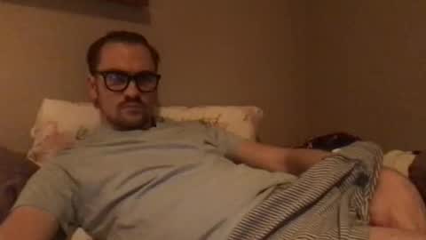 theonetojerkwith online show from December 5, 9:33 pm