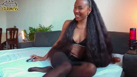 YAYA  online show from October 10, 9:04 am