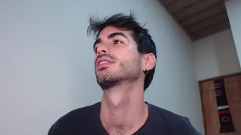 Santiago Enrique online show from February 18, 3:39 am