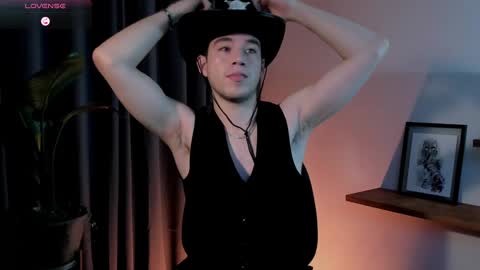 Snapshot of therealmartincox chatting on February 13, 12:46 am 4th online show from February 13, 12:46 am