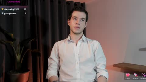 Snapshot of therealmartincox chatting on December 20, 12:30 am 4th online show from December 20, 12:30 am