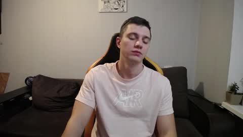 Nick   online show from December 14, 8:04 pm