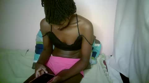 Snapshot of therry_heart chatting on September 13, 11:01 am hearty online show from September 13, 11:01 am