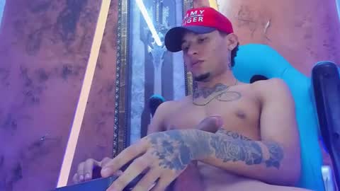 theskinny8inch_ online show from November 1, 12:33 am