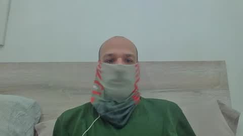 Scarf guy online show from February 5, 7:07 am