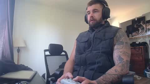 troy online show from April 18, 7:58 pm