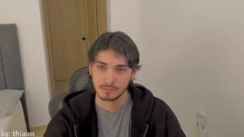 thiaan__ online show from October 19, 1:10 am