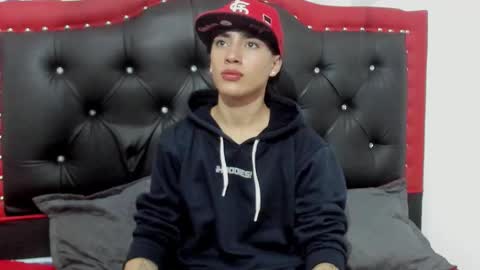 thiago_divine_anki online show from October 17, 10:25 pm