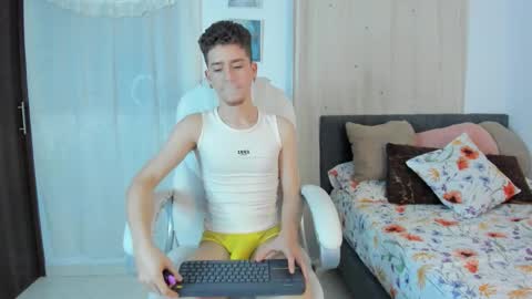 Manuel online show from October 31, 3:29 am