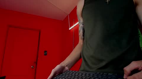 Thiago online show from April 16, 9:39 pm