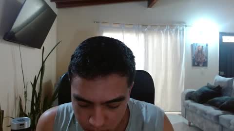 Thiago And Felipe online show from October 18, 5:39 pm