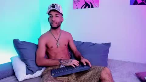 ThiagoFerreti online show from July 16, 3:32 am