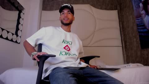 ThiagoFerreti online show from September 25, 3:57 am