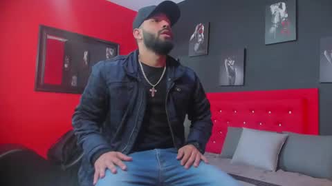 Thia Gomez online show from September 29, 12:15 pm