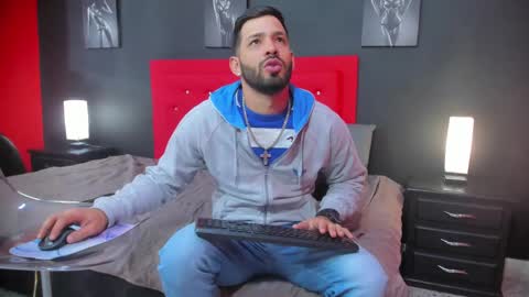 Thia Gomez online show from October 2, 12:26 pm