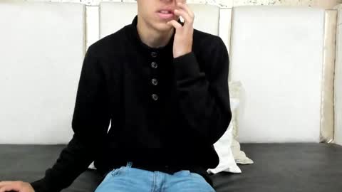 Thiago   online show from January 6, 7:02 pm