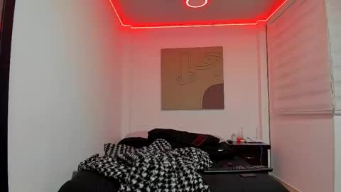 Snapshot of thiagowells_ chatting on February 27, 6:57 am Thiago Wells online show from February 27, 6:57 am