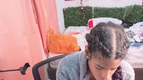 thiana_horny online show from June 30, 8:40 pm