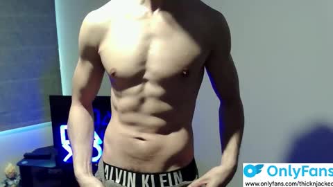 Snapshot of thicknjacked chatting on September 21, 8:13 pm Thick AND Jacked online show from September 21, 8:13 pm
