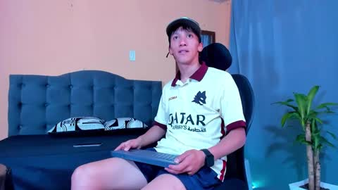 Thiiago online show from February 7, 9:15 pm