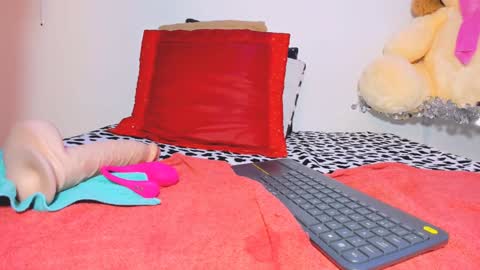 THIN PRINCESS  online show from January 31, 11:35 pm