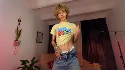 Damiano online show from June 19, 2:17 am