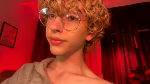 Damiano online show from May 22, 10:27 pm