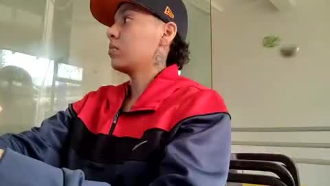 thomas27f online show from December 1, 6:50 pm