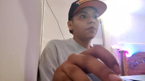 Snapshot of thomas27f chatting on October 23, 2:46 am thomas27f online show from October 23, 2:46 am