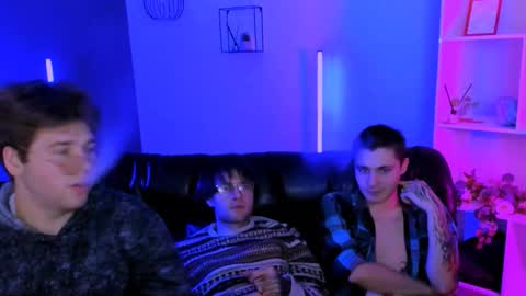 Thomas online show from February 8, 2:09 pm