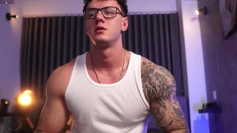 Thomas Falcon online show from October 15, 2:37 am