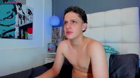 ---Thomas--- online show from January 12, 7:53 am