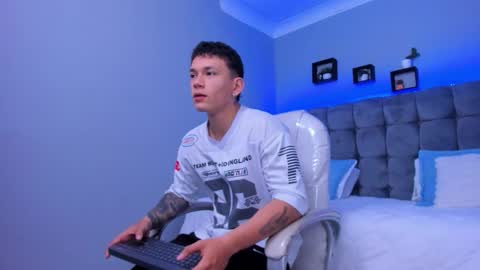 Thomas online show from November 26, 12:46 pm