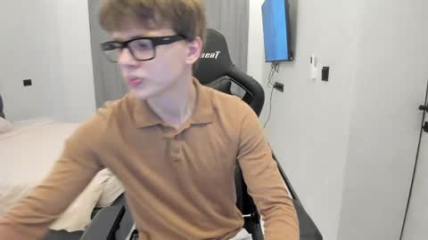 Tomas online show from April 25, 4:15 pm