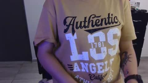 Snapshot of thomascooper_cams chatting on February 7, 10:09 pm VALERIA online show from February 7, 10:09 pm