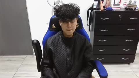 Snapshot of thomascooper_cams chatting on February 9, 7:05 am VALERIA online show from February 9, 7:05 am