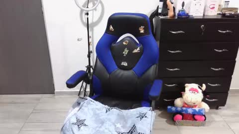 Snapshot of thomascooper_cams chatting on March 12, 12:20 am VALERIA online show from March 12, 12:20 am