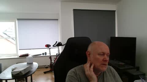 thomash32 online show from January 12, 2:02 pm