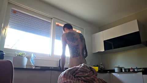 thomasjeunue84 online show from November 9, 3:26 pm