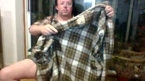 Snapshot of thomsam88 chatting on September 11, 2:13 am Thomsam88 check out my bio for loads of hot videos mmmmmmmmmm online show from September 11, 2:13 am