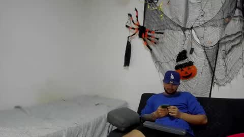 thomson_hot01 online show from October 19, 6:51 am