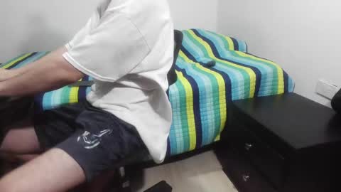 threesadtigers online show from December 16, 11:28 pm