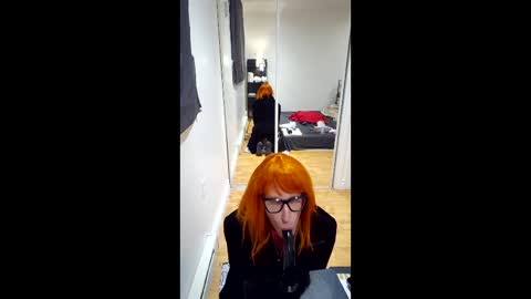 throating_vanessa_crossdresser online show from May 17, 5:38 am