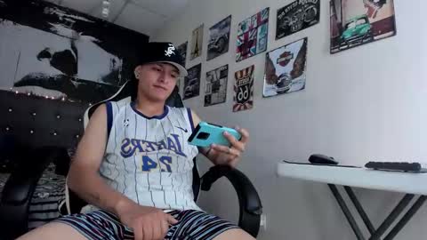 thxmm_ online show from January 14, 1:41 pm