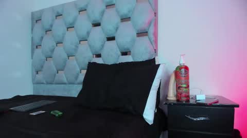 tiago_xxx_ online show from October 1, 10:52 pm
