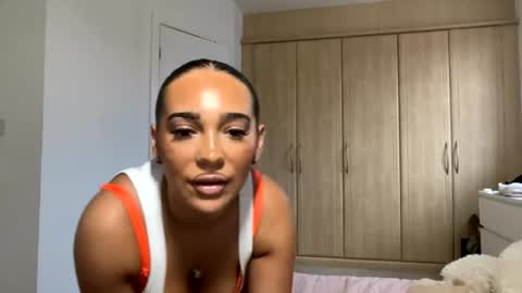 Tiana  online show from August 4, 7:10 pm