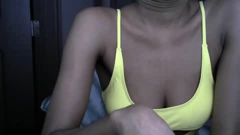 Snapshot of tiaradarling chatting on February 25, 8:25 am Tiara online show from February 25, 8:25 am