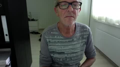 Snapshot of tiburzio chatting on September 12, 1:02 pm tiburzio online show from September 12, 1:02 pm