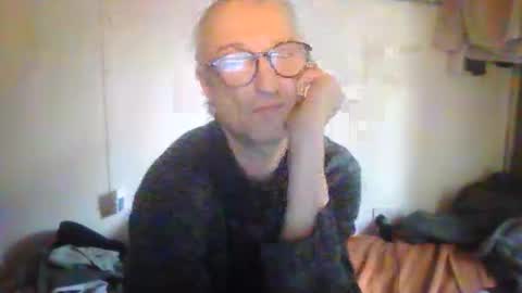 tiddles12345 online show from May 12, 3:10 pm